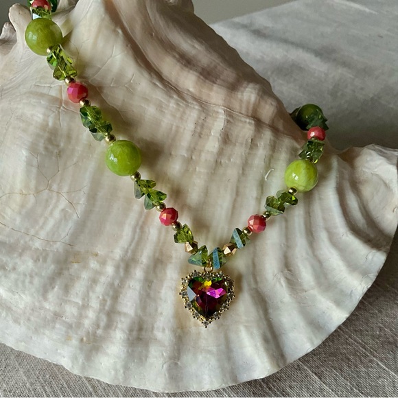 Green Heart shaped necklaces with natural stones - Picture 6 of 12
